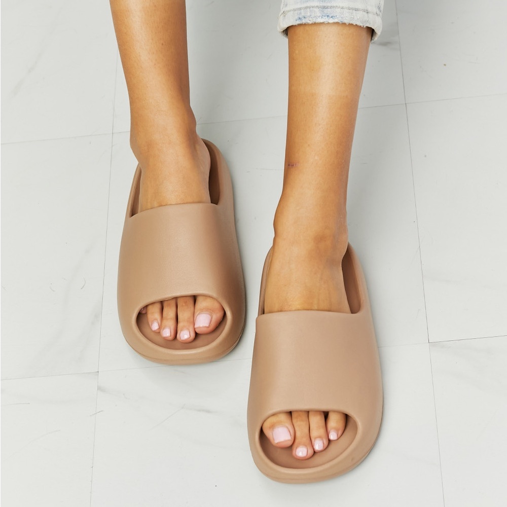 Comfy Summer Chic Slides - Picture 4 of 6